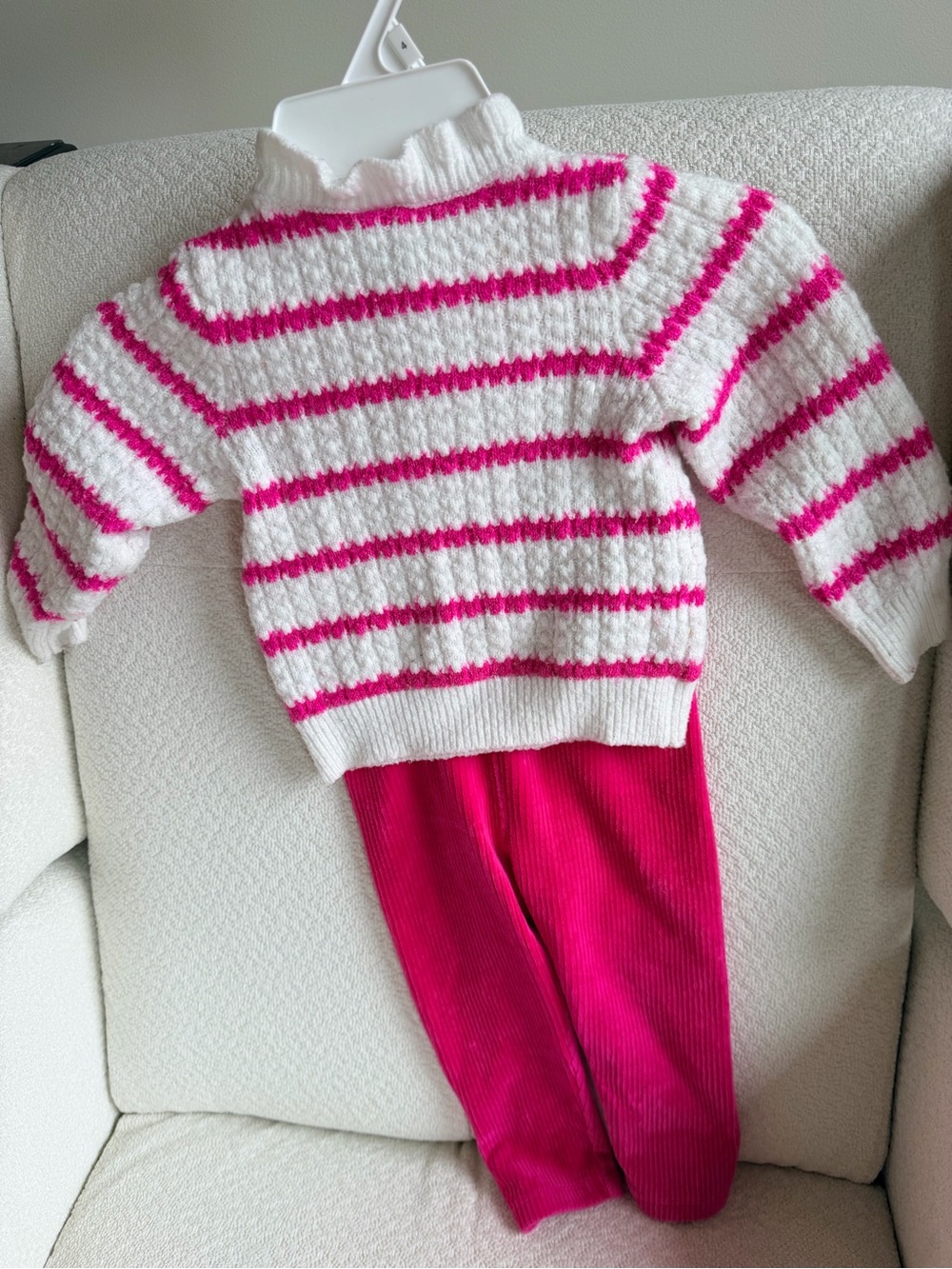 Janie & Jack lightweight sweater with hot pink pants size 12-18 months